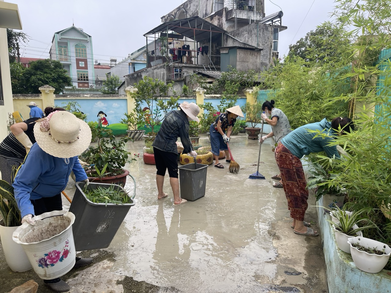 Dọn VS thu gom rác